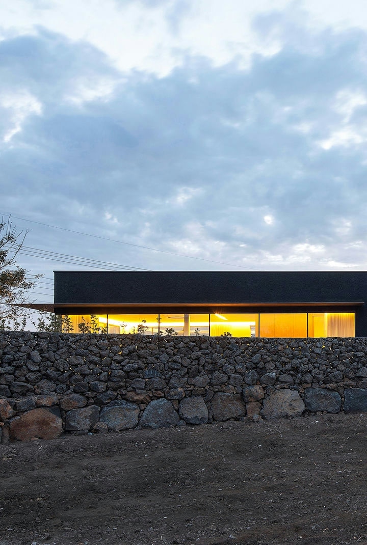 Mobile 메인 이미지 0